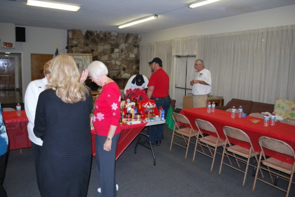 HolidayPotLuck_0015