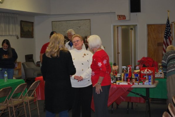 HolidayPotLuck_0018