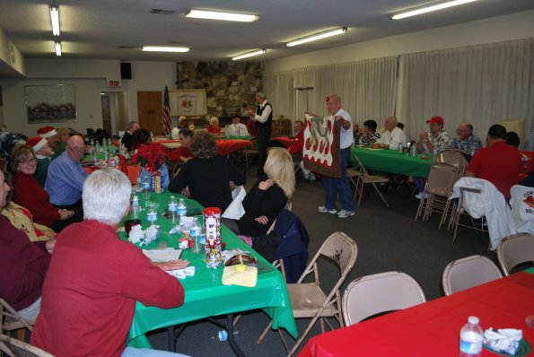 HolidayPotLuck_0060