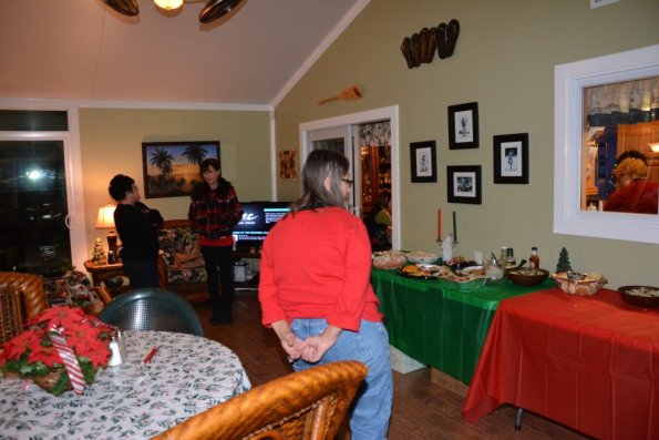 HolidayParty_053