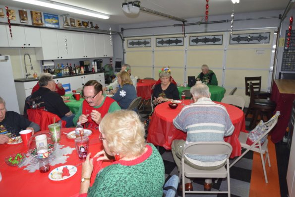 HolidayParty_019