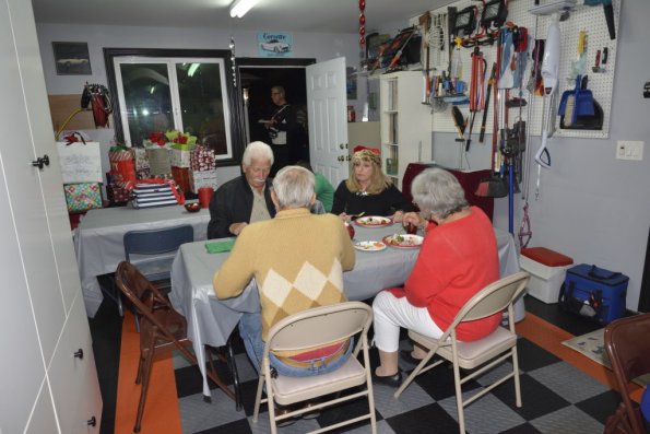 HolidayParty_020