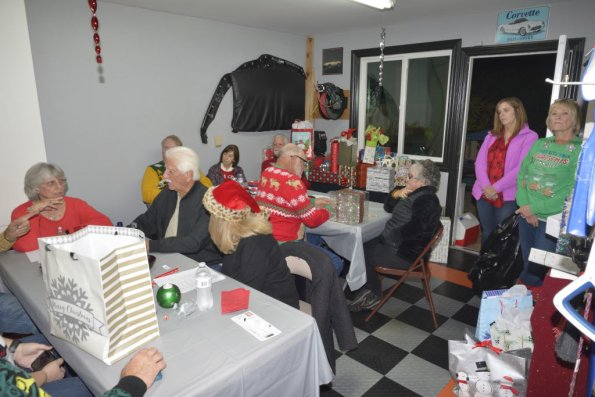 HolidayParty_060